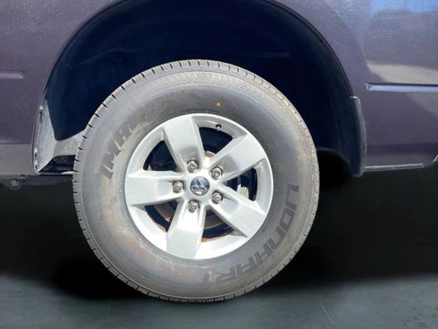 2019 Ram 1500 Classic SLT Crew Cab 4x2 64 Box