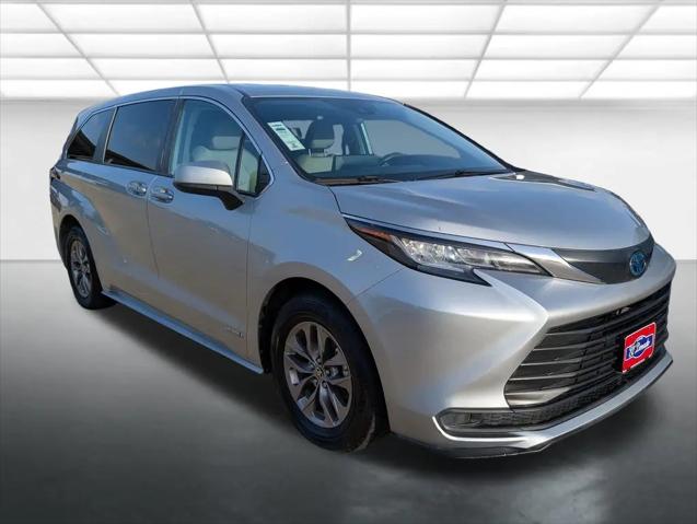 2021 Toyota Sienna LE for sale in McKinney, TX