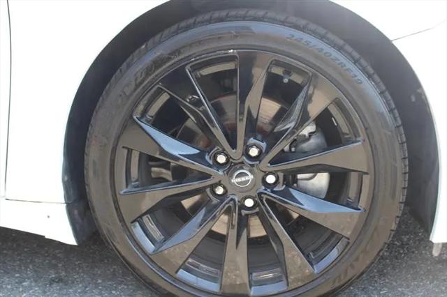 2023 Nissan Maxima SR Xtronic CVT