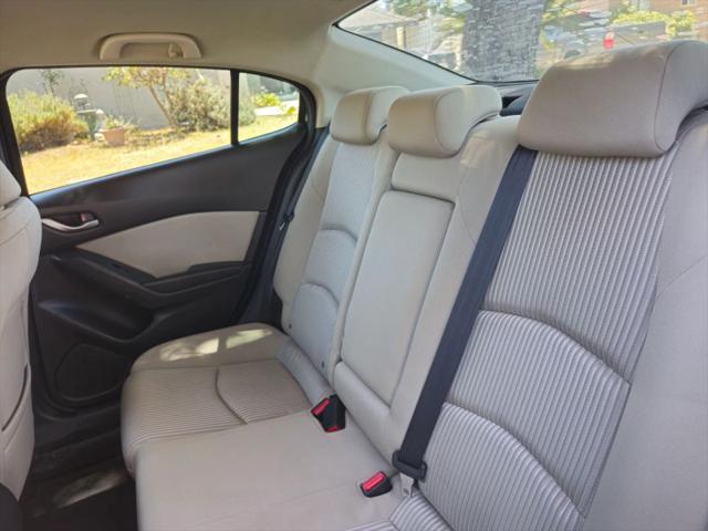 2015 Mazda Mazda3 i Touring