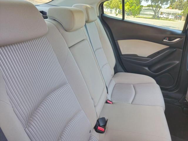 2015 Mazda Mazda3 i Touring