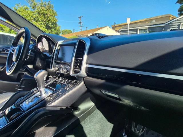 2016 Porsche Cayenne Base