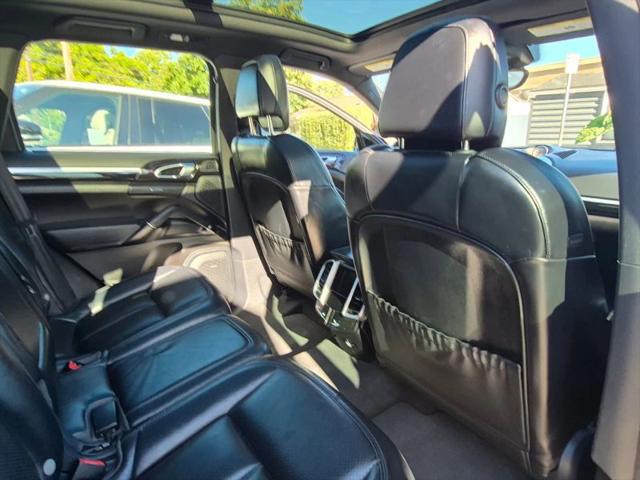 2016 Porsche Cayenne Base