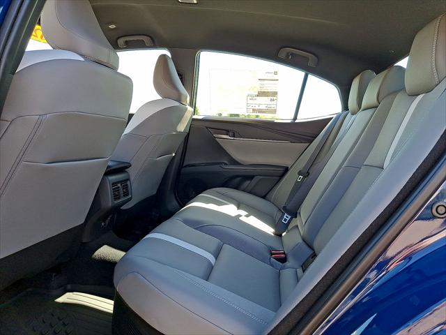 2026 Toyota Camry SE - Photo 13