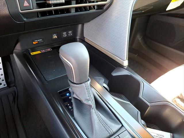 2026 Toyota Camry SE - Photo 15