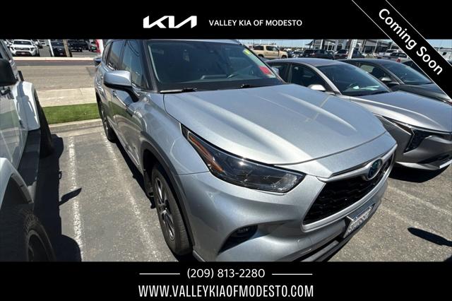 2021 Toyota Highlander Hybrid XLE for sale in Modesto, CA