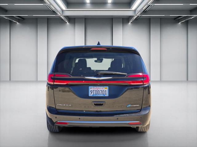2023 Chrysler Pacifica Hybrid Touring L