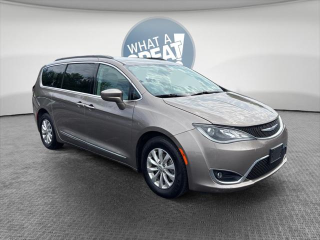 2017 Chrysler Pacifica Touring-L for sale in Austintown, OH