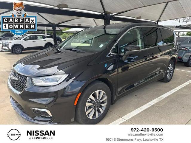 2023 Chrysler Pacifica Hybrid Touring L for sale in Lewisville, TX