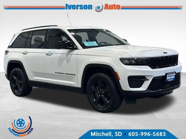 2023 Jeep Grand Cherokee Altitude 4x4 for sale in Mitchell, SD