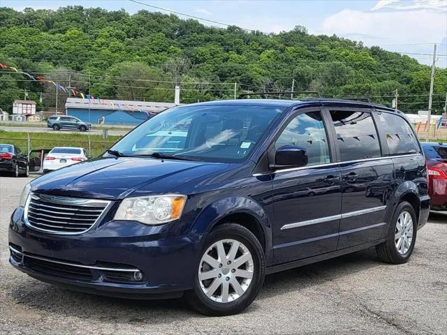 2013 Chrysler Town & Country Touring for sale in FENTON, MO