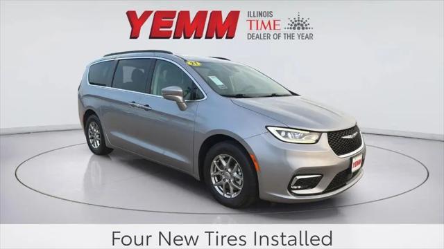 2021 Chrysler Pacifica Touring for sale in Galesburg, IL
