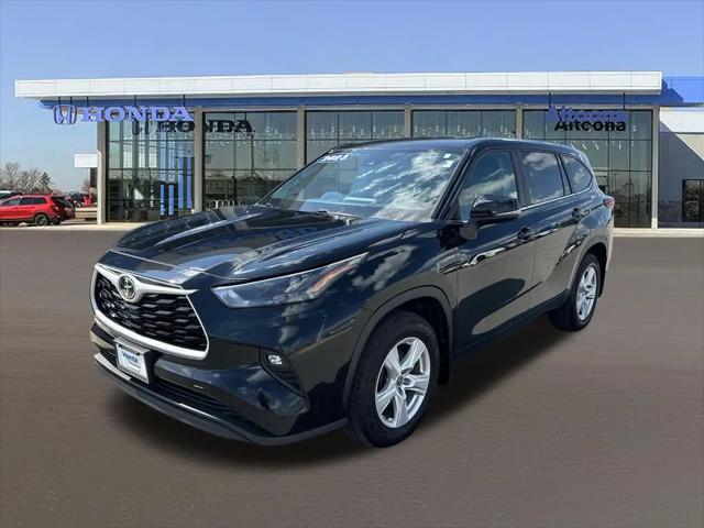 2023 Toyota Highlander LE for sale in Altoona, IA