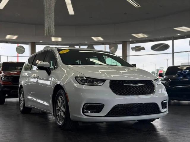 2023 Chrysler Pacifica Touring L for sale in Detroit, MI