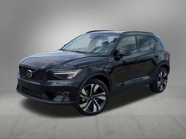 2023 Volvo XC40 B5 Plus Dark Theme for sale in Troy, MI