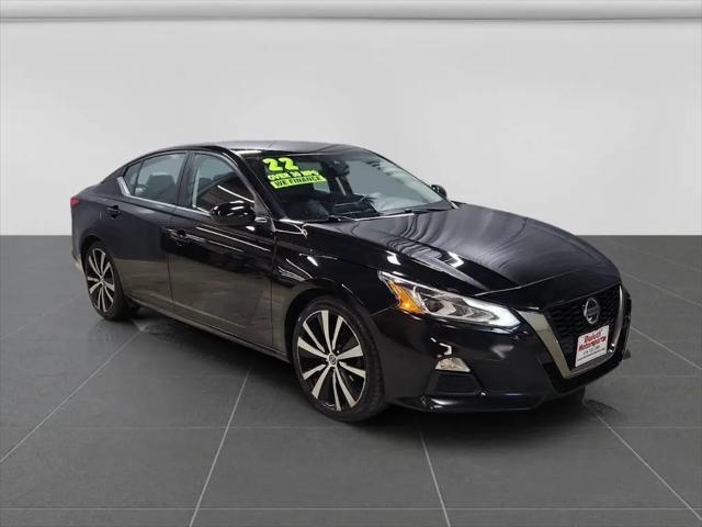2022 Nissan Altima SR FWD for sale in Duluth, MN