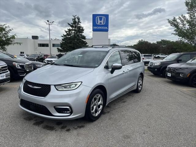 2023 Chrysler Pacifica Limited for sale in Clive, IA