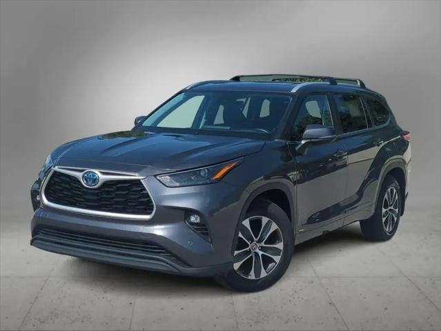 2023 Toyota Highlander Hybrid XLE for sale in Farmington Hills, MI
