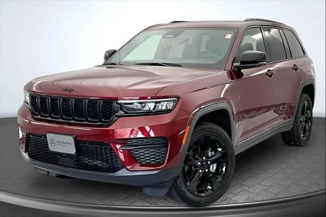 2025 Jeep Grand Cherokee Altitude X 4x4 for sale in Urbandale, IA