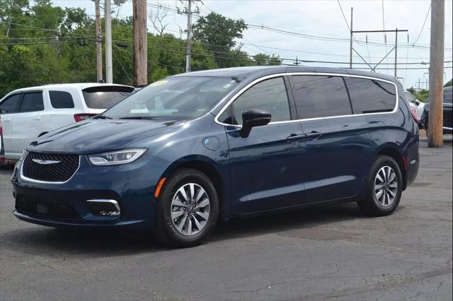 2025 Chrysler Pacifica Hybrid Select for sale in Danvers, MA