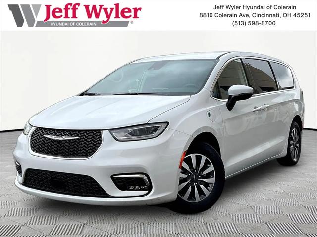 2023 Chrysler Pacifica Hybrid Touring L for sale in Cincinnati, OH