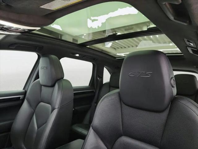 2016 Porsche Cayenne GTS