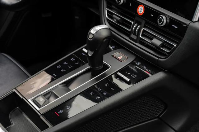 2023 Porsche Macan T