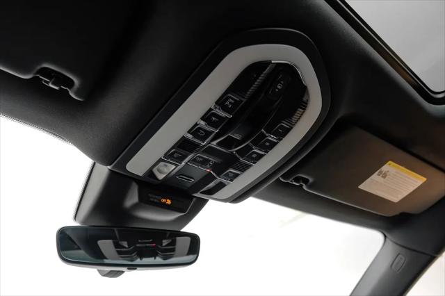 2023 Porsche Macan T