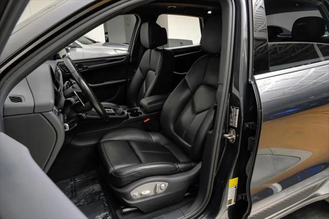 2023 Porsche Macan T