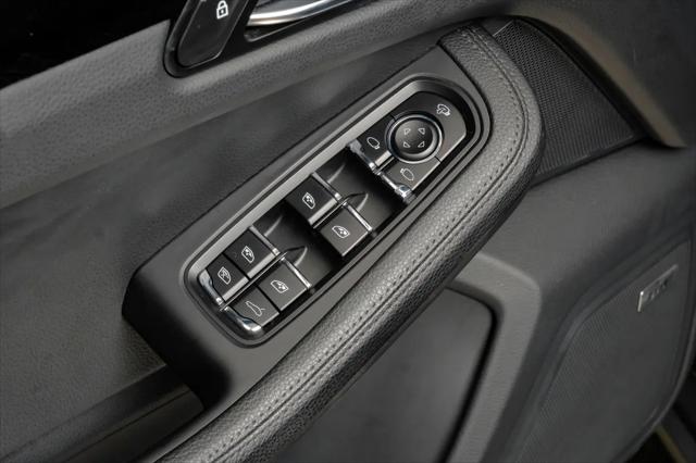 2023 Porsche Macan T