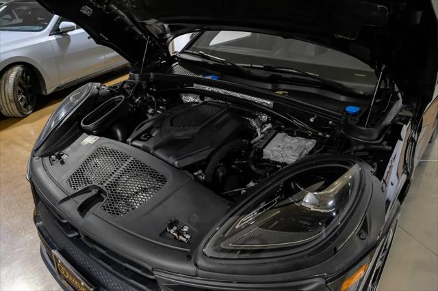 2023 Porsche Macan T