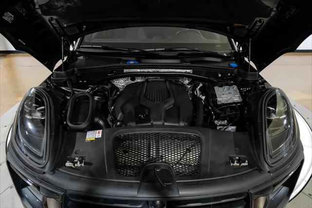 2023 Porsche Macan T