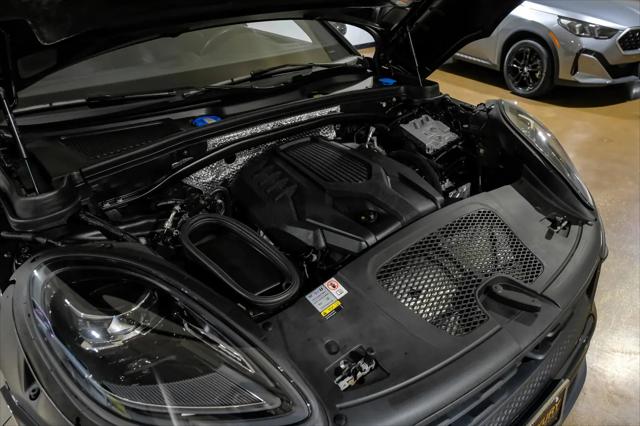 2023 Porsche Macan T