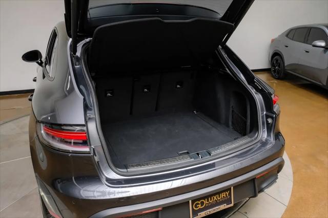2023 Porsche Macan T