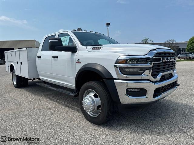 2026 RAM 5500 Chassis RAM 5500 TRADESMAN CHASSIS CREW CAB 4X4 84 CA