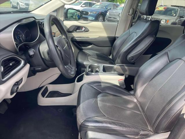2022 Chrysler Pacifica Touring L