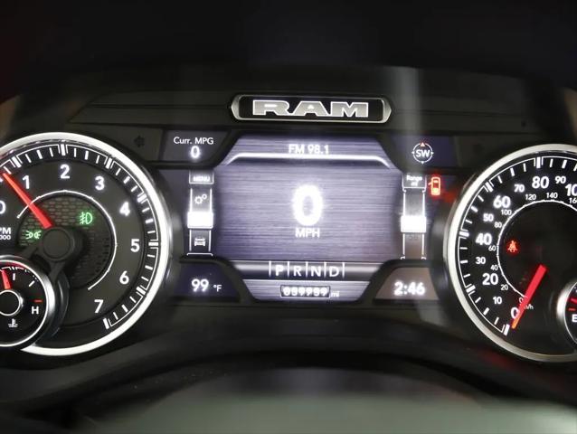 2022 Ram 1500 Big Horn Crew Cab 4x4 5'7" Box