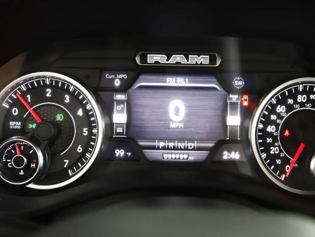 2022 Ram 1500 Big Horn Crew Cab 4x4 5'7" Box