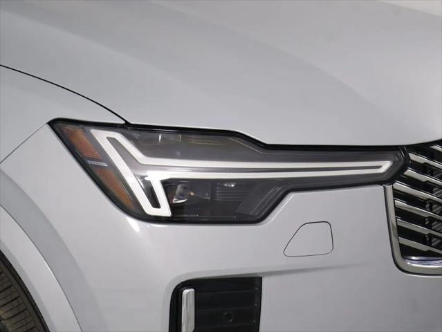 2026 Volvo XC90 Core, B6 AWD Gas mild hybrid, Gasoline, Bright, 7 Seats