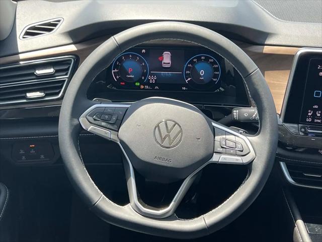 2026 Volkswagen Atlas SE with Technology