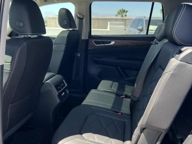2026 Volkswagen Atlas SE with Technology