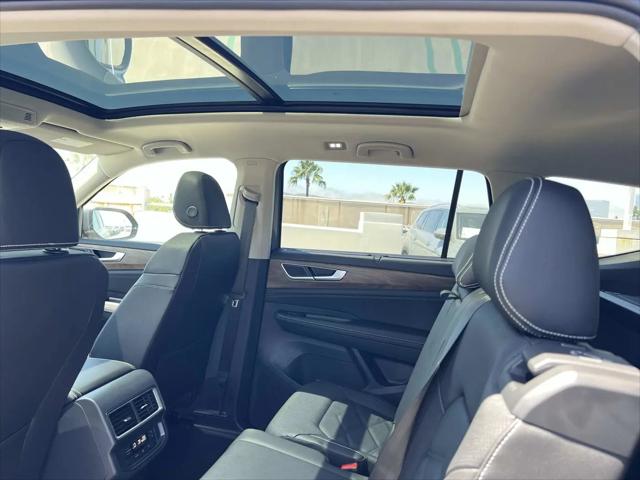2026 Volkswagen Atlas SE with Technology