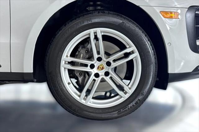 2023 Porsche Macan Macan