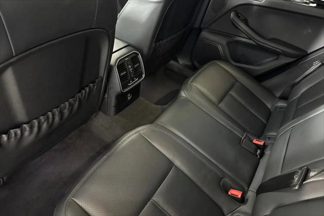 2023 Porsche Macan Macan