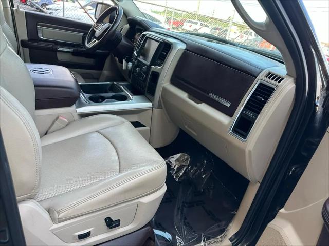 2017 Ram 1500 Laramie Crew Cab 4x2 57 Box