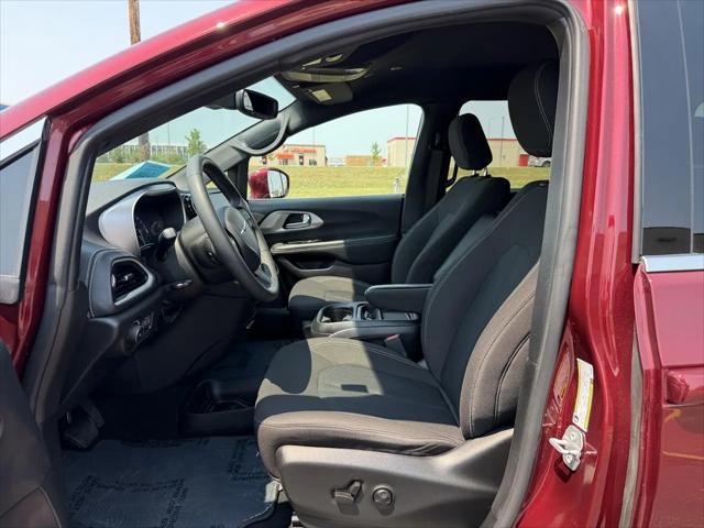 2022 Chrysler Pacifica Touring AWD