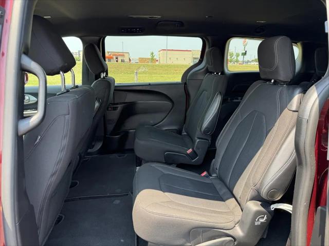 2022 Chrysler Pacifica Touring AWD