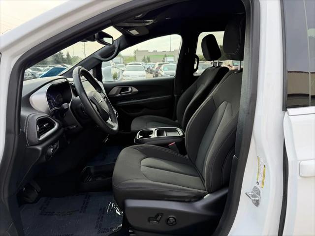 2022 Chrysler Pacifica Touring AWD
