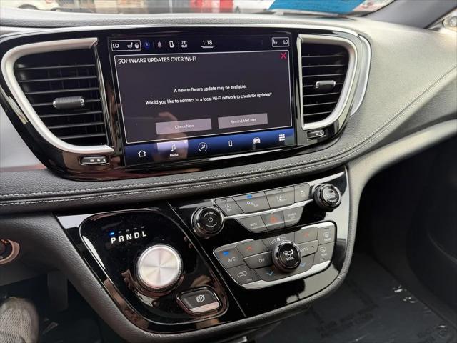 2022 Chrysler Pacifica Touring AWD