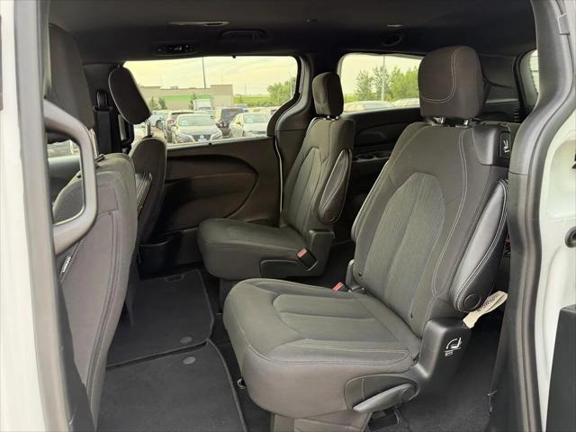 2022 Chrysler Pacifica Touring AWD